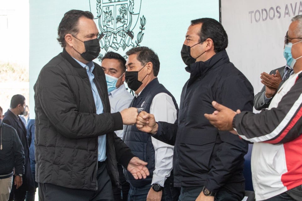 CRÓNICA: …Y Kuri llegó a San Juan para anunciar obras por 200 mdp, “hasta novio te puedo conseguir” le dijo a su amiga