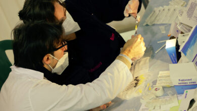 Casi 2 mil médicos italianos han sido suspendidos por no vacunarse contra Covid-19