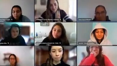 Cesan a profesora universitaria por chiste antisemita en clase virtual | Video