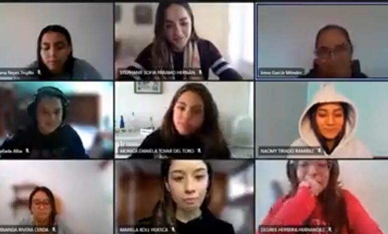 Cesan a profesora universitaria por chiste antisemita en clase virtual | Video