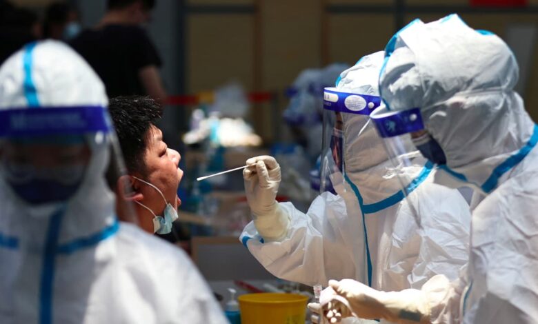 China cierra dos hospitales por muertes provocadas debido a la estricta aplicación de protocolos anti-Covid