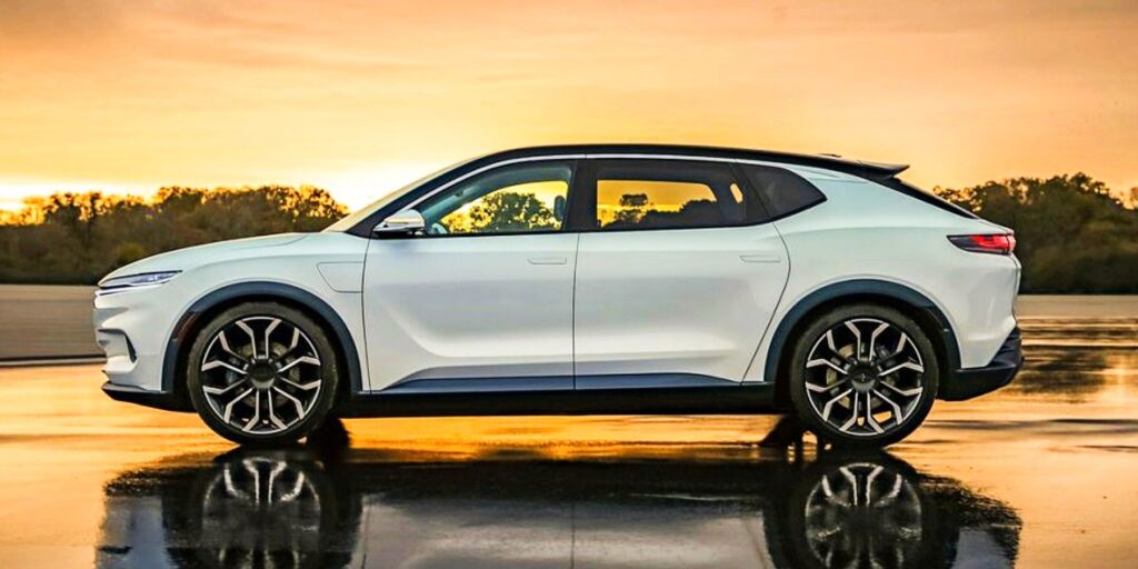 Chrysler salta directamente al nivel 3 de conducción autónoma para enfrentarse a Tesla