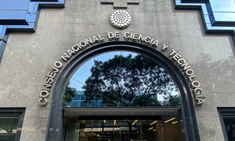 Conacyt afirma que no suspenderá becas por participar en protestas o por embarazo