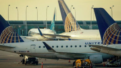 Confirma CEO de United Airlines 3 mil casos Covid; sin muertos entre personal vacunado