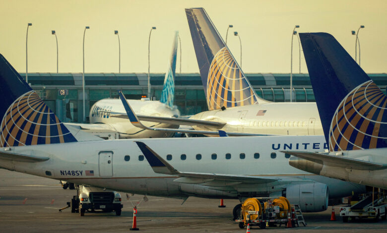 Confirma CEO de United Airlines 3 mil casos Covid; sin muertos entre personal vacunado