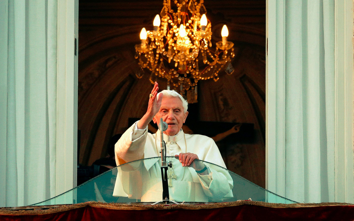 Conservadores defienden a Benedicto tras acusaciones por mal manejo de casos de abuso sexual