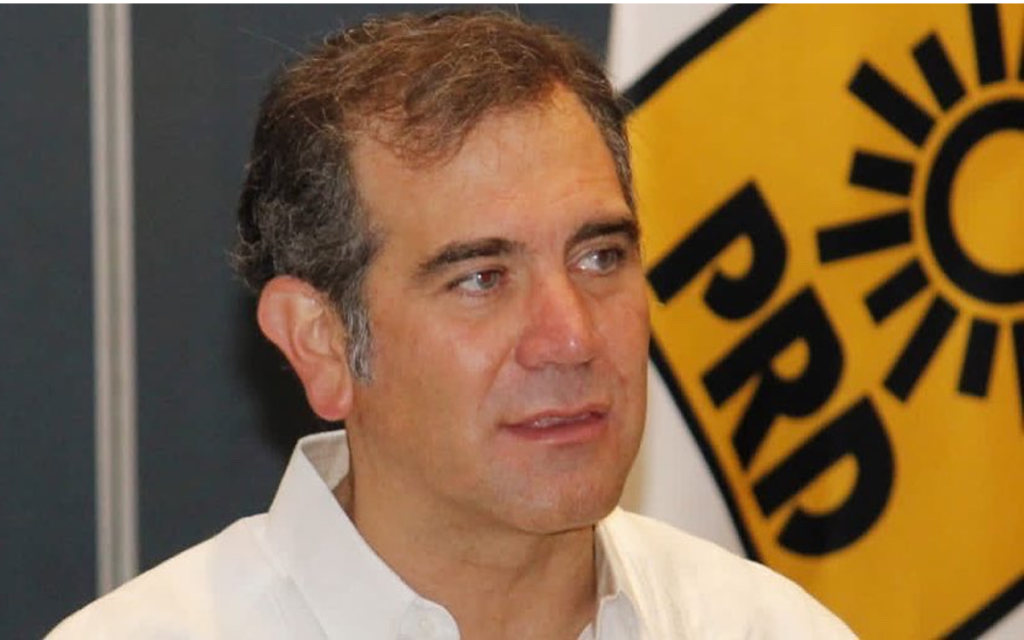 Córdova acude a reunión plenaria del PRD; encuentros son normales, dice