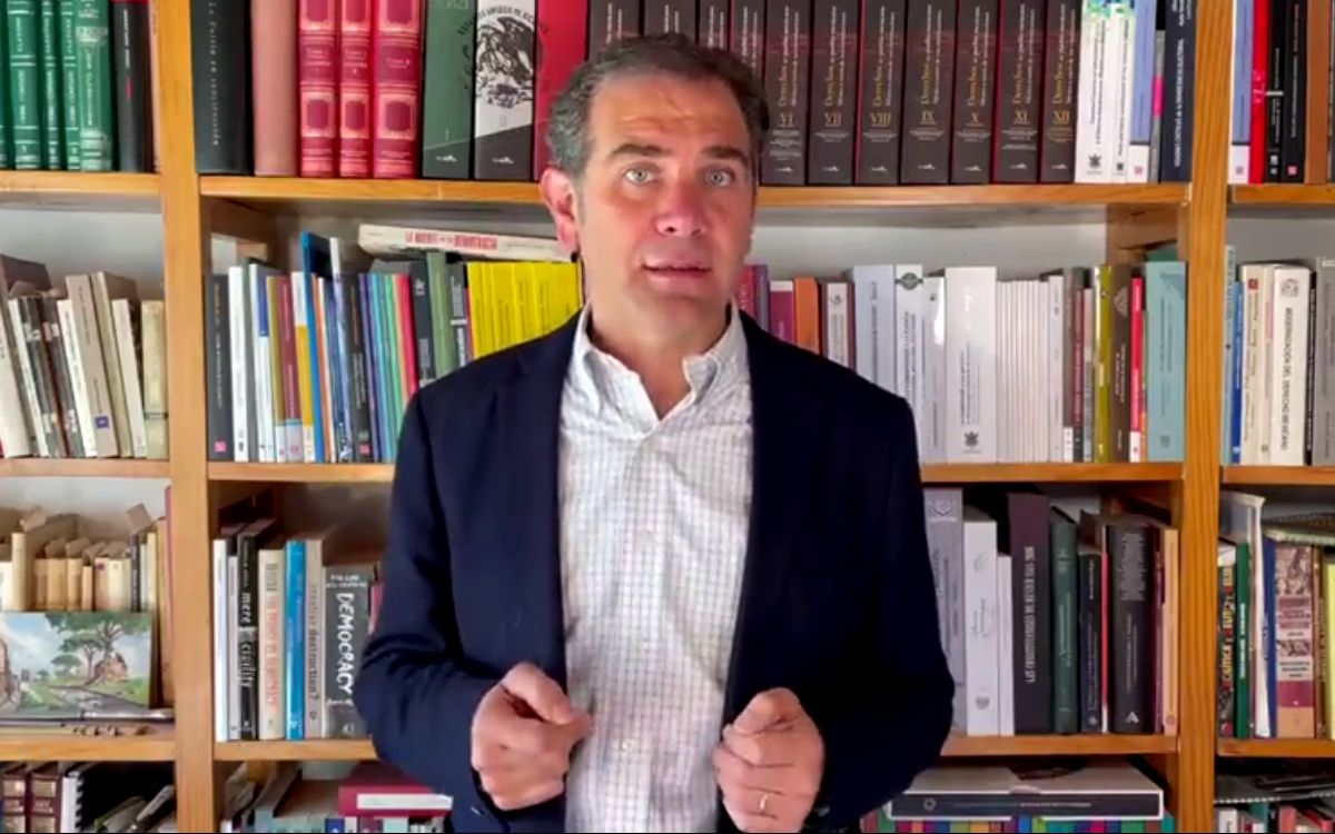 Córdova pide que FGR desestime denuncias contra consejeros del INE