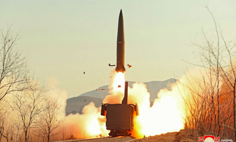Corea del Norte lanza dos misiles más; EU condena oleada de pruebas