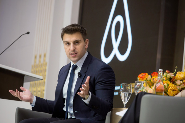 Daily Crunch: Airbnb toma un préstamo de $ 1B