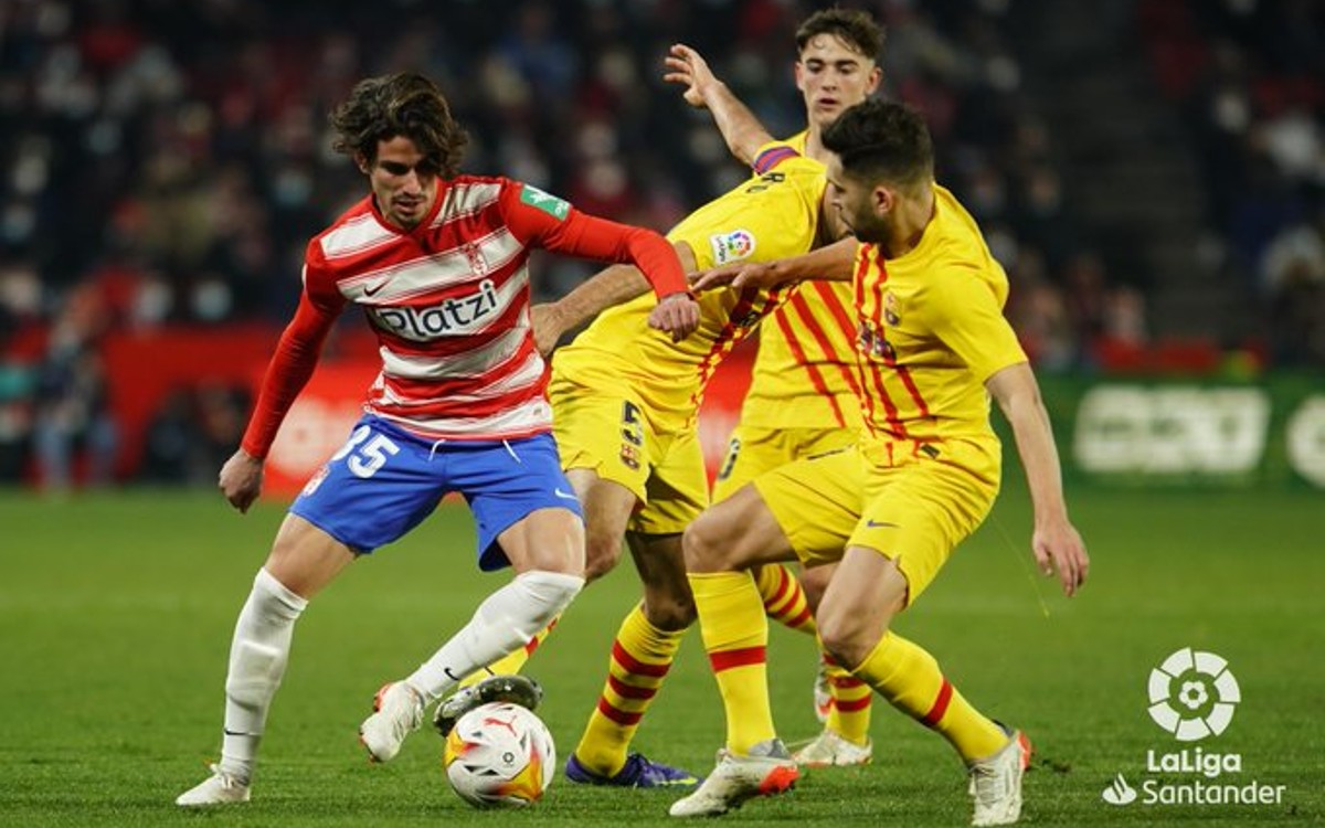 Deja Barcelona dos puntos en Los Cármenes | Video