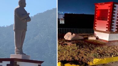 Derriban estatua de AMLO en Atlacomulco; no tenía una semana