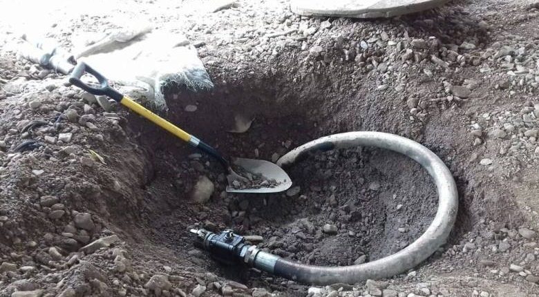 Descubren toma clandestina, decomisan dos pipas cargadas ilegalmente de combustible, en Pedro Escobedo