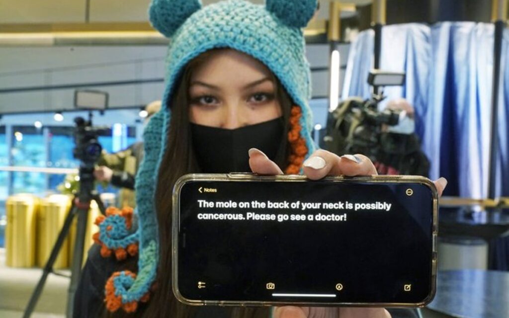 Detecta aficionada cáncer a entrenador y le "cambia la vida" | Video