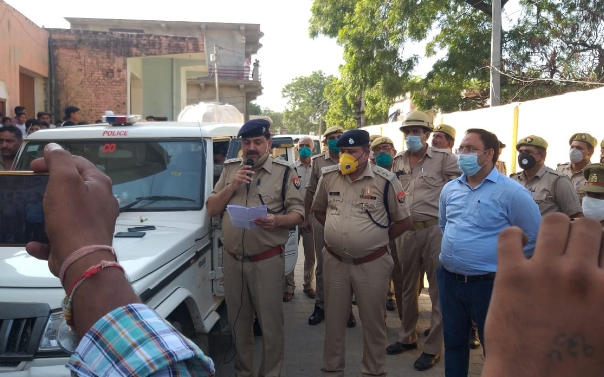 Detienen a 11 por violar en grupo a una mujer y exhibirla en Nueva Delhi