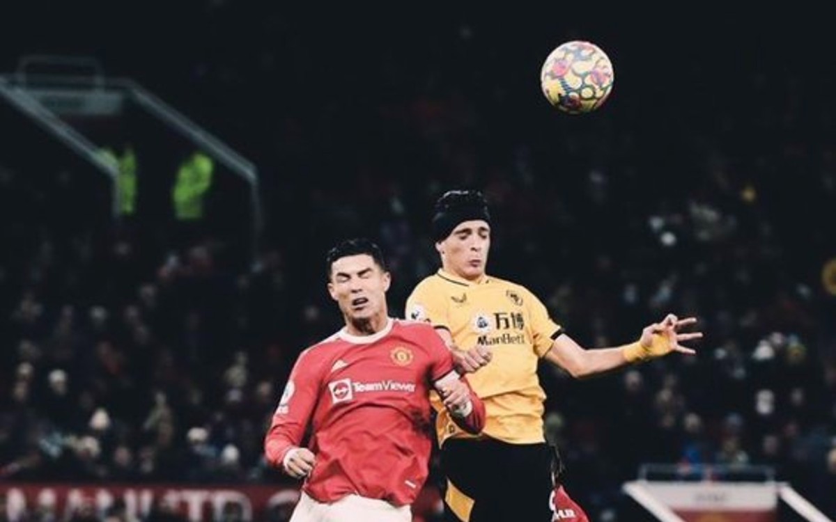 Devoran Lobos a Diablos Rojos en Old Trafford | Tuit