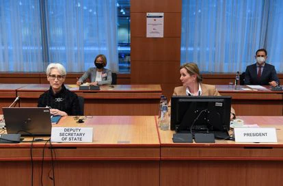 EE UU coordina con Bruselas su posición frente a Rusia para aliviar el recelo europeo