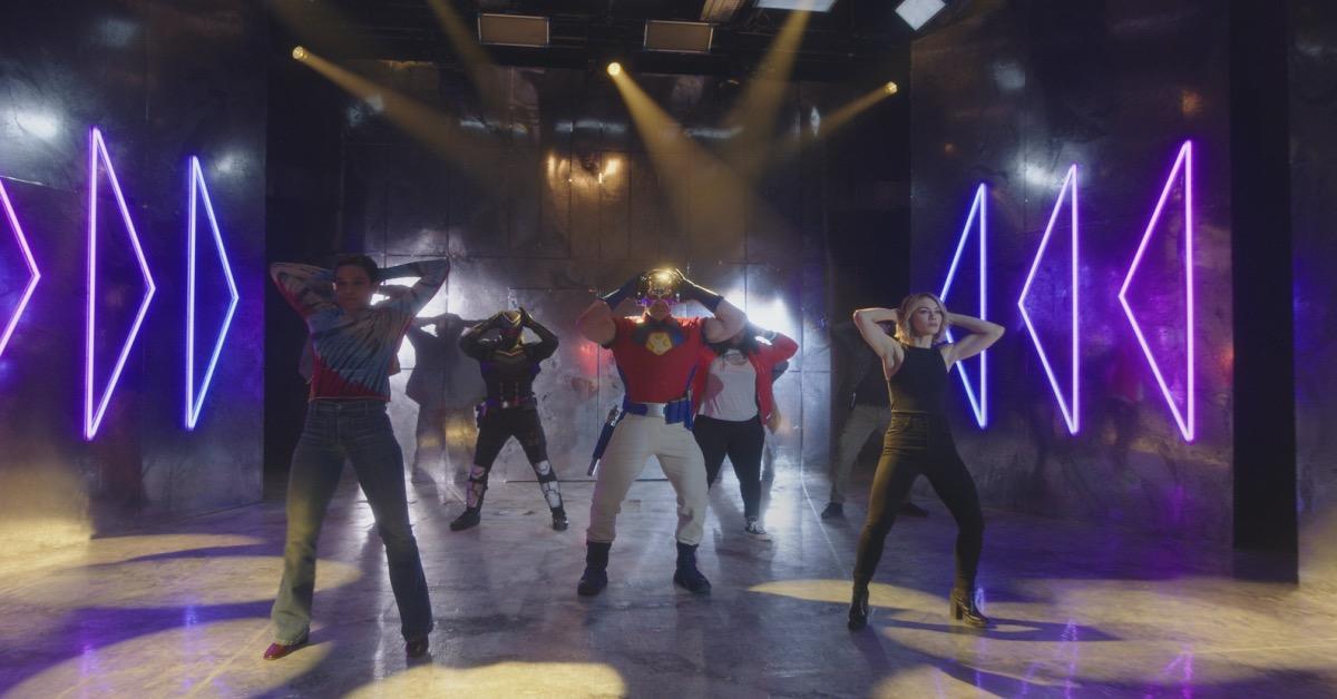 El Making-of de Peacemaker va tras bambalinas del número de baile de los créditos iniciales