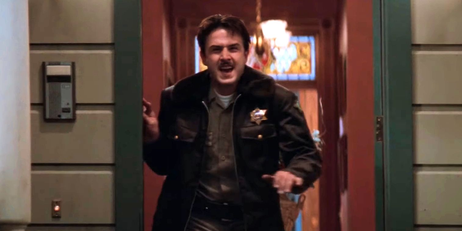 El primer guión original de Scream mató a Dewey, revela Courteney Cox