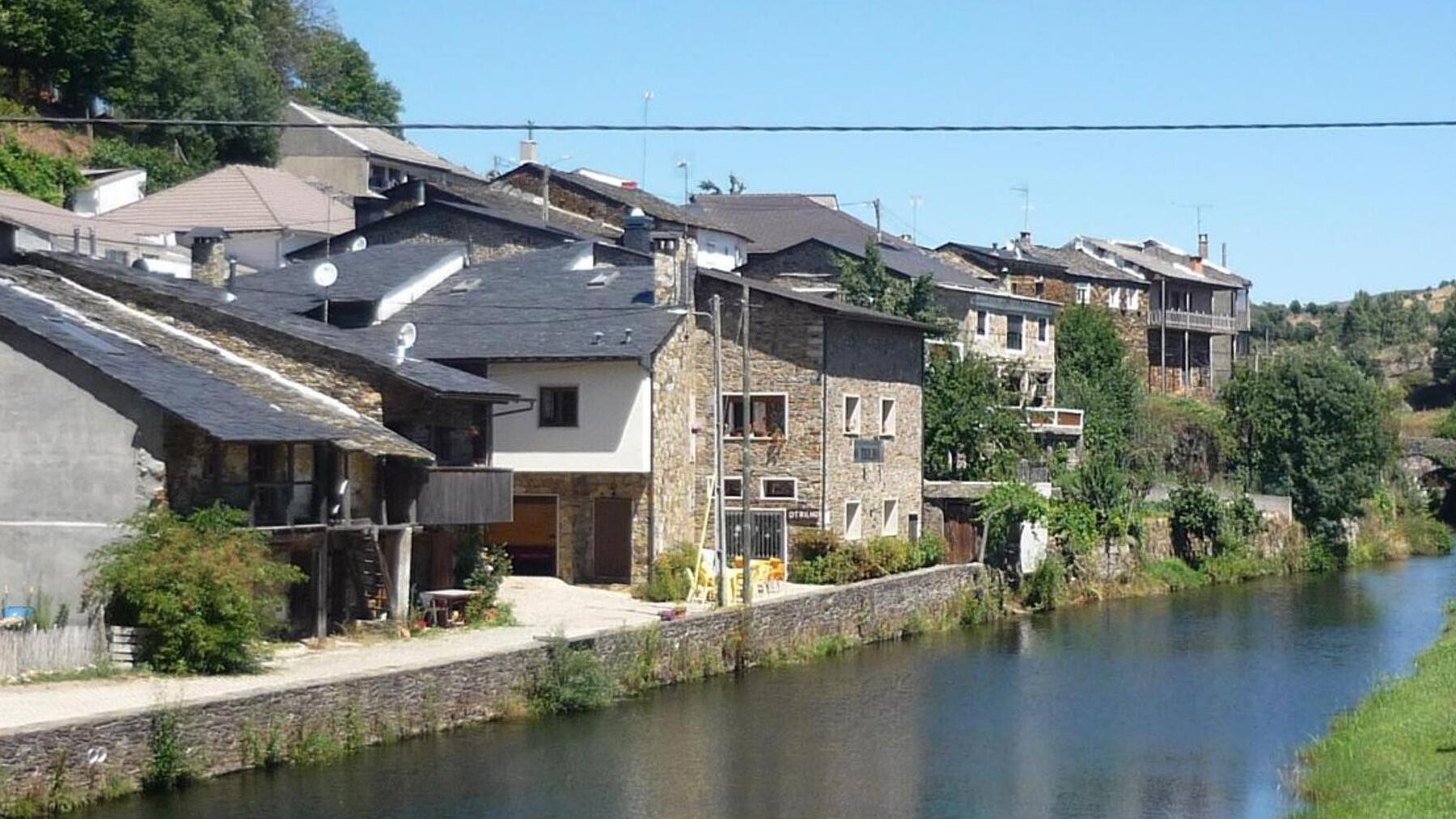 El pueblo que puedes visitar en España y que tiene dos husos horarios