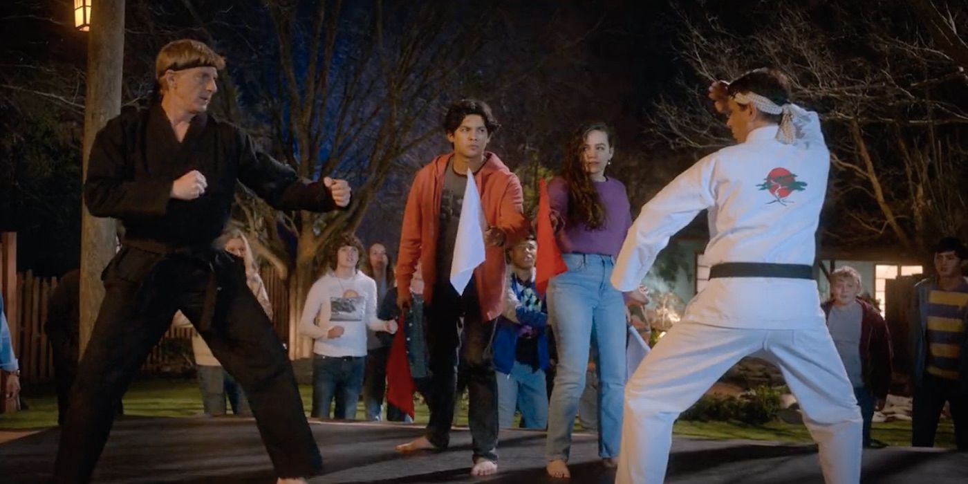 El video de BTS de la temporada 4 de Cobra Kai muestra el entrenamiento de acrobacias del elenco