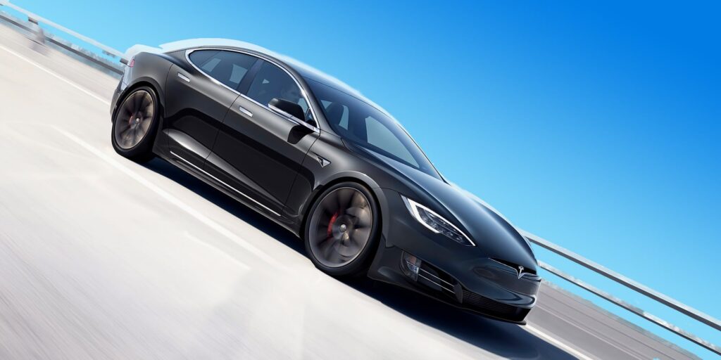 Este Tesla viajó 752 millas con una sola carga: así es como