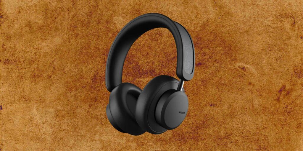 Estos auriculares inalámbricos de carga automática vienen con paneles solares