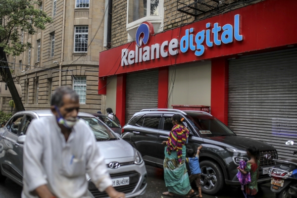 GIC y TPG de Singapur invertirán más de mil millones de dólares en Reliance Retail