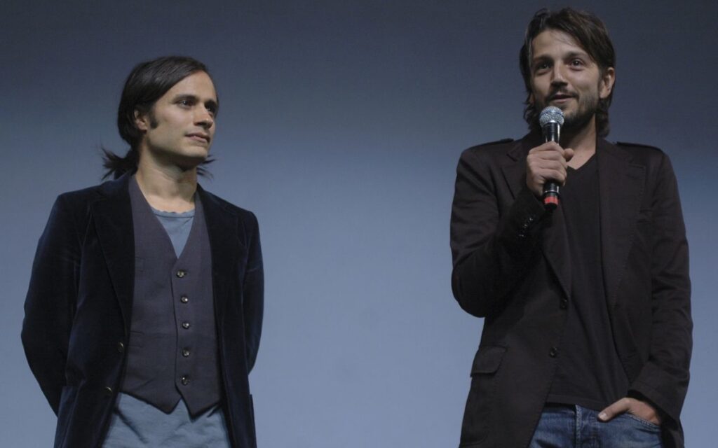 Gael García y Diego Luna le ganan demanda a Johnnie Walker y serán indemnizados