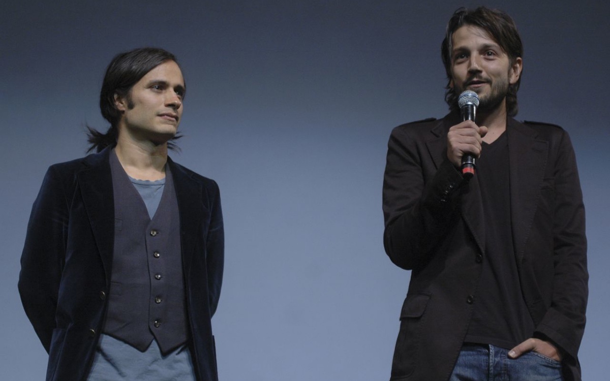 Gael García y Diego Luna le ganan demanda a Johnnie Walker y serán indemnizados
