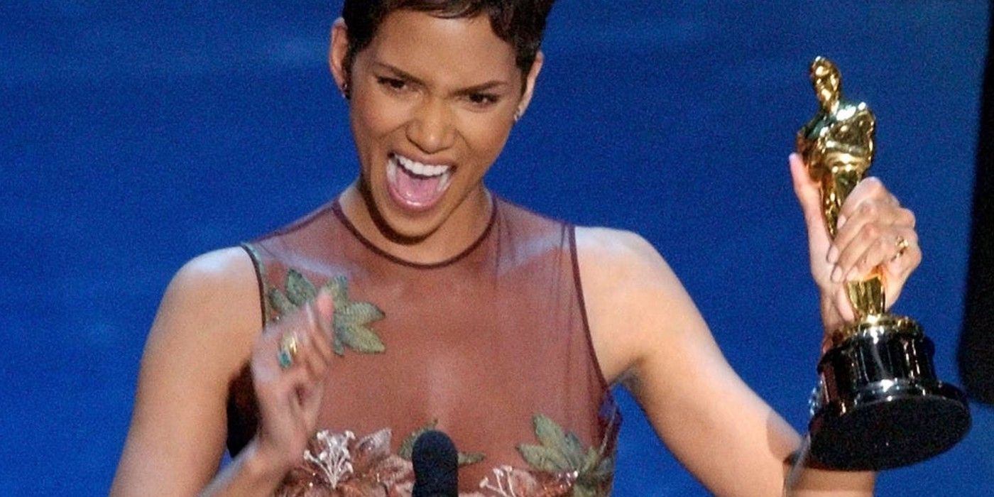 Halle Berry dice que la histórica victoria en el Oscar no ayudó a su carrera en ese momento