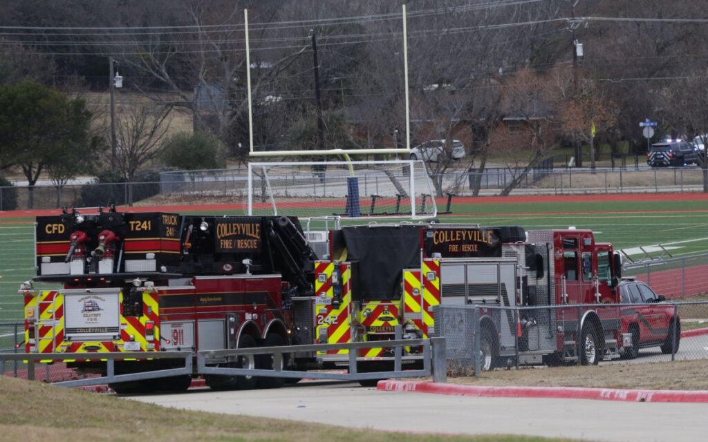 Hombre toma como rehenes a varias personas en sinagoga de Texas