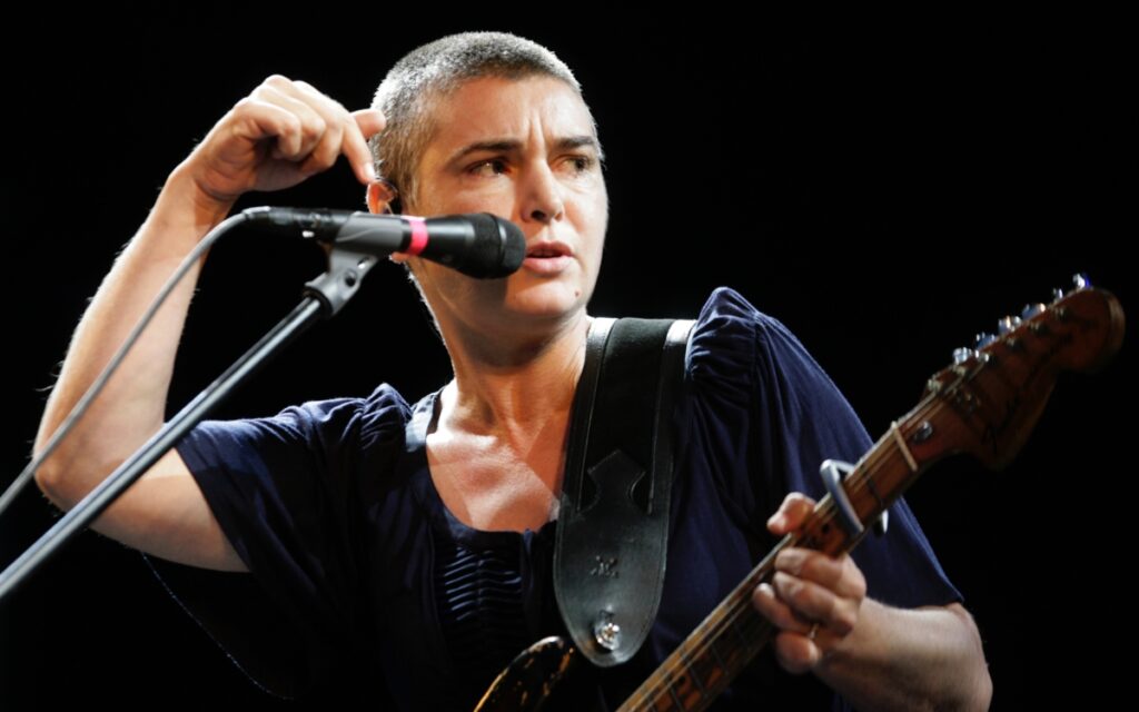 Hospitalizan a Sinead O'Connor días después de la muerte de su hijo