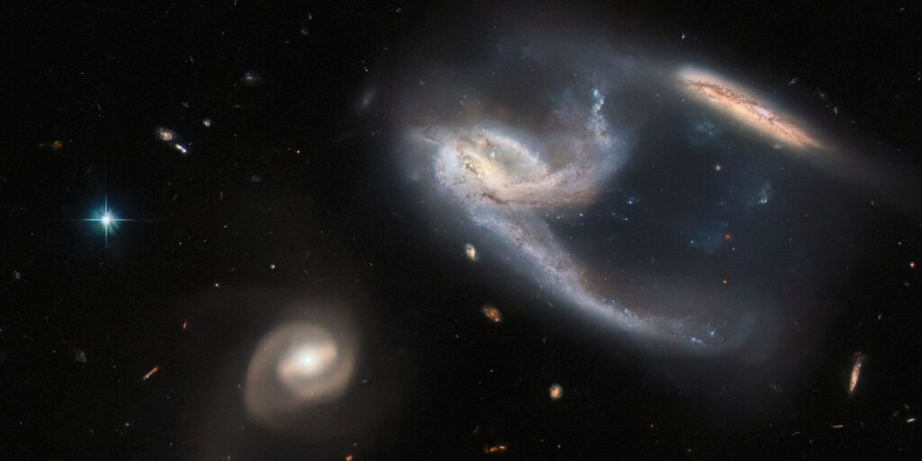 Hubble captura la galaxia 'USS Enterprise' y se ve increíble