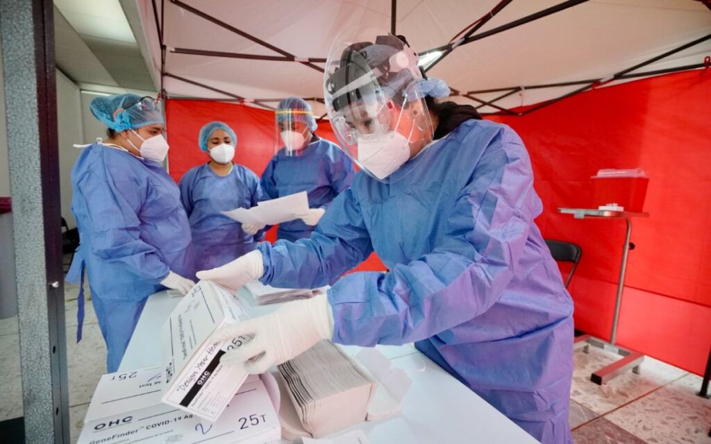 IMSS registró casi medio millón de atenciones respiratorias en 12 días