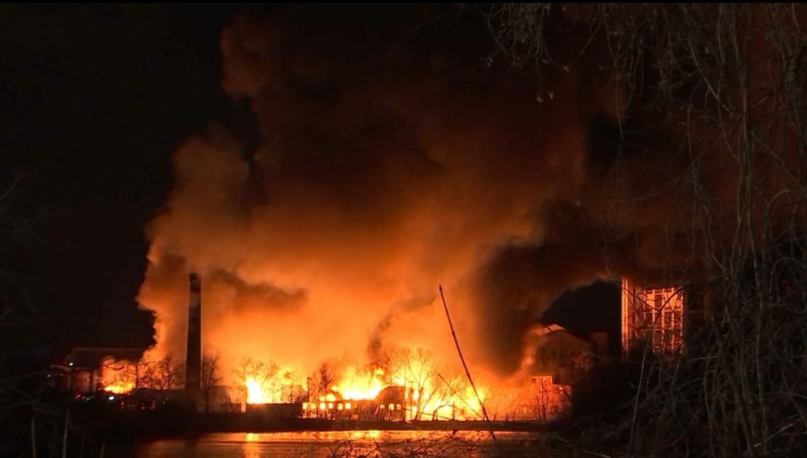 Incendio en planta química de Nueva Jersey