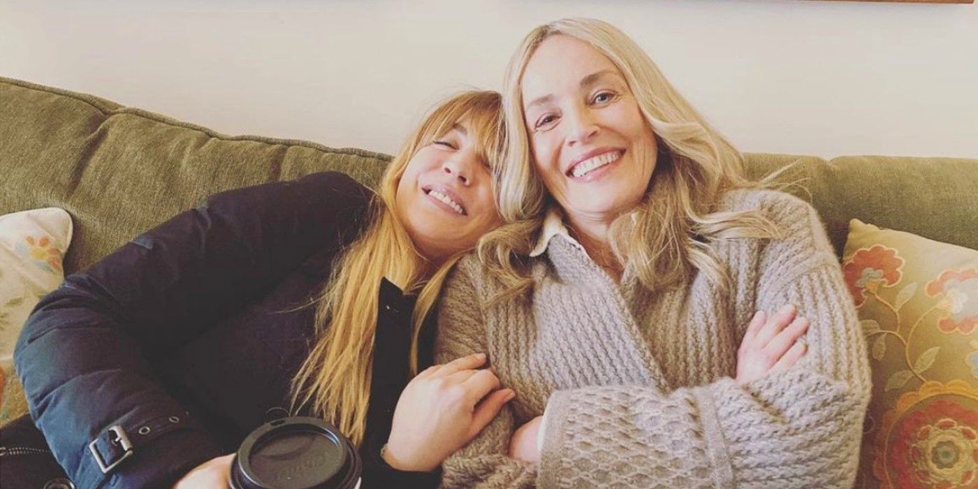 Kaley Cuoco comparte una foto con la estrella de la temporada 2 de la azafata Sharon Stone