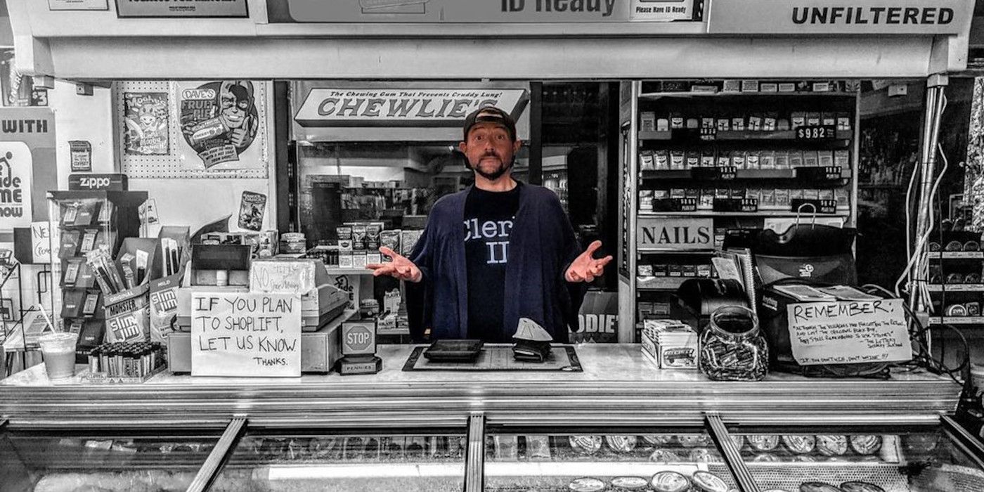 Kevin Smith está de vuelta detrás del mostrador de parada rápida en Clerks 3 Set Photo