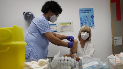 Campaña de vacunación frente el virus de la gripe en Terrassa.