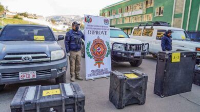 La Policía de Bolivia recupera vehículos de la Embajada de Venezuela vendidos por 'diplomáticos' de Guaidó