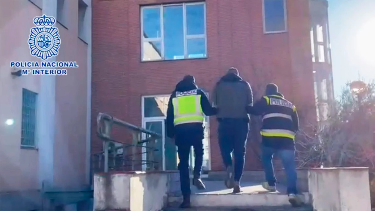 La Policía desarticula una red que falsificaba pasaportes covid y resultados negativos de PCR