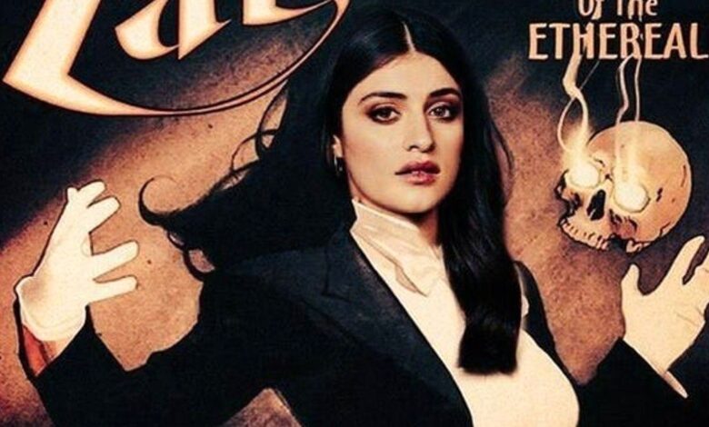 La actriz de Witcher's Yennefer imaginada como Zatanna en el arte del póster de la película DC