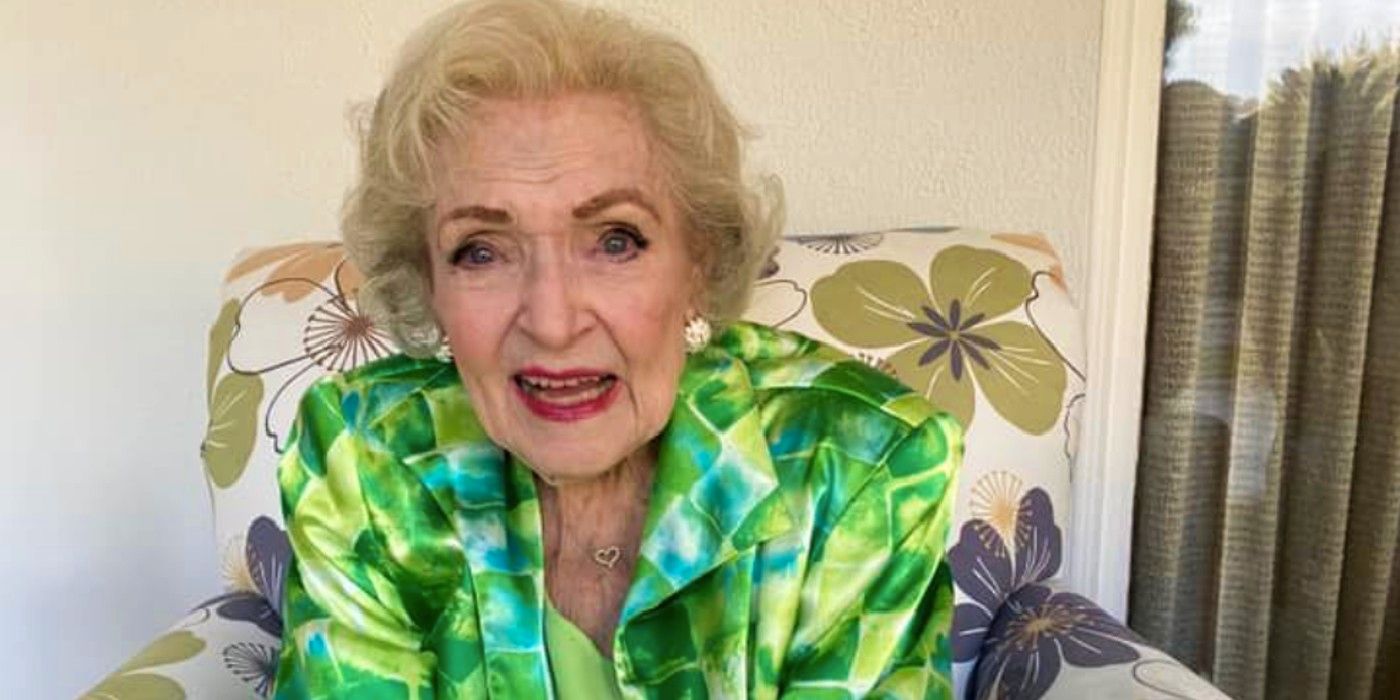 La asistente de Betty White comparte una de las últimas fotos tomadas del difunto actor