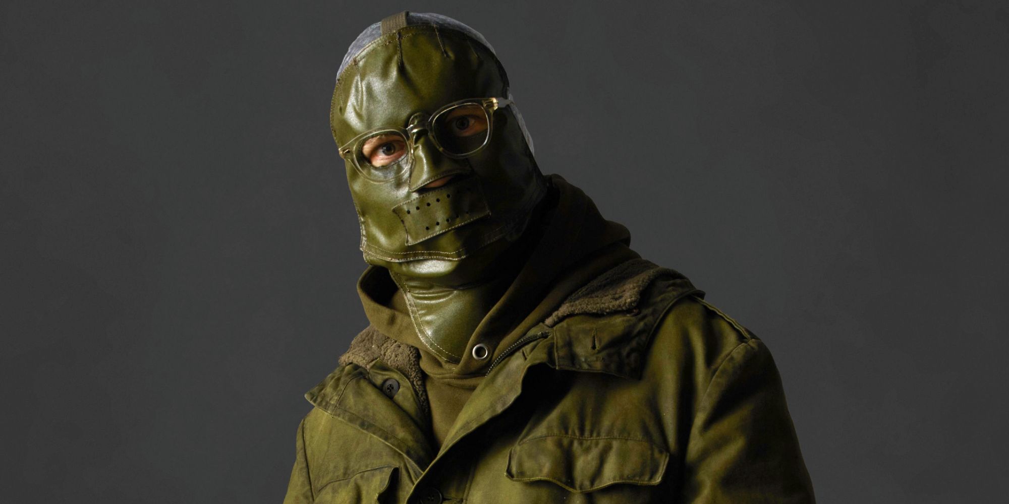 La imagen de Batman muestra una mirada detallada al disfraz de Scary Riddler de Paul Dano