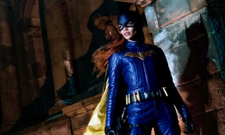 La imagen de la película Batgirl revela el primer vistazo oficial al disfraz de Barbara Gordon