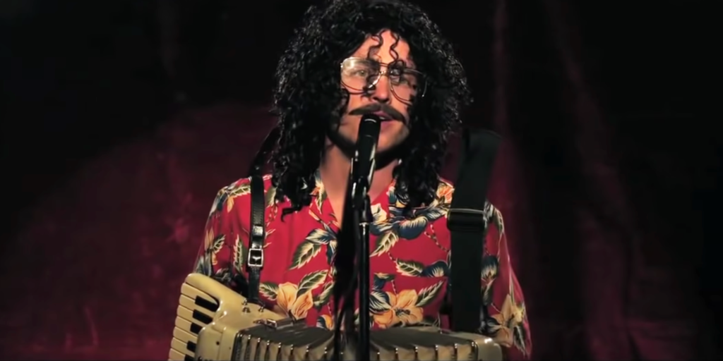 La película Weird Al de Daniel Radcliffe ya fue falsificada en 2013 por Aaron Paul