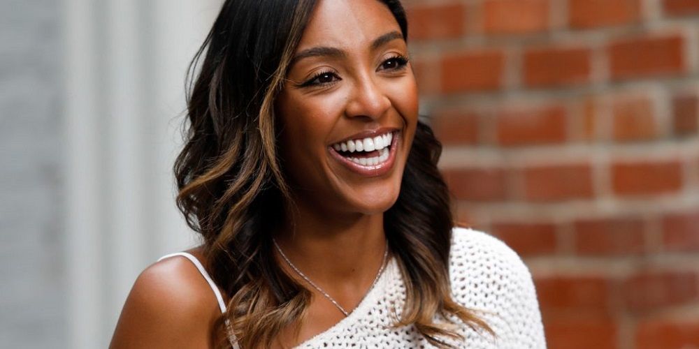 Licenciatura: Tayshia Adams comparte palabras amables para Clayton y el presentador Jesse Palmer