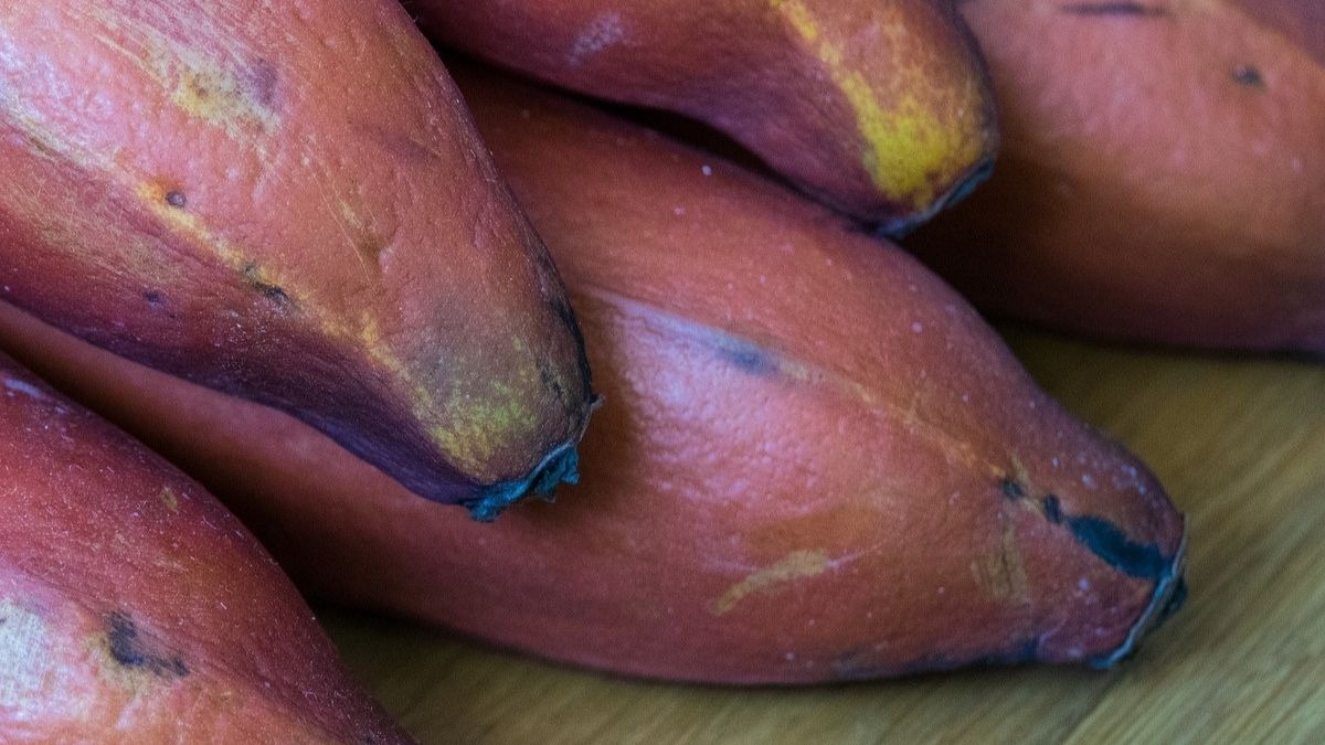 Llega la Península el plátano rojo con sabor a frambuesa, y este es su precio
