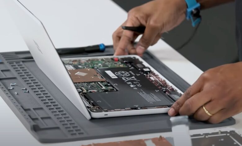 Microsoft ahora le muestra cómo reparar una computadora portátil Surface SE
