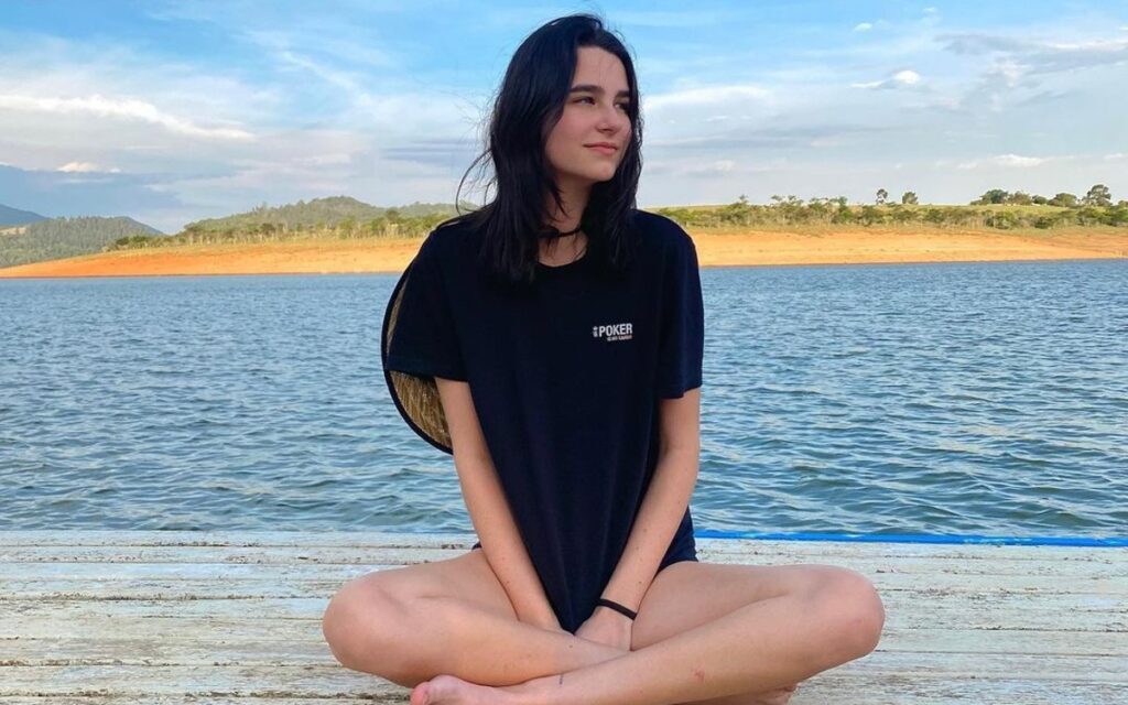 Modelo brasileña de 18 años muere por Covid-19